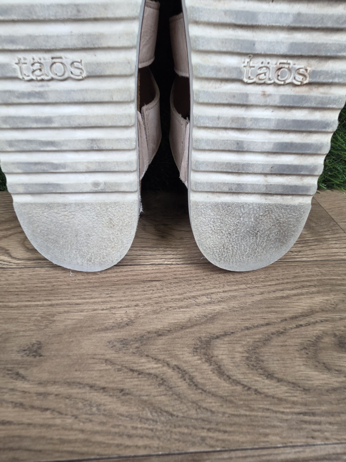 Taos Footwear Magnificient Womens Sandals Stone Beige Size 6-6.5