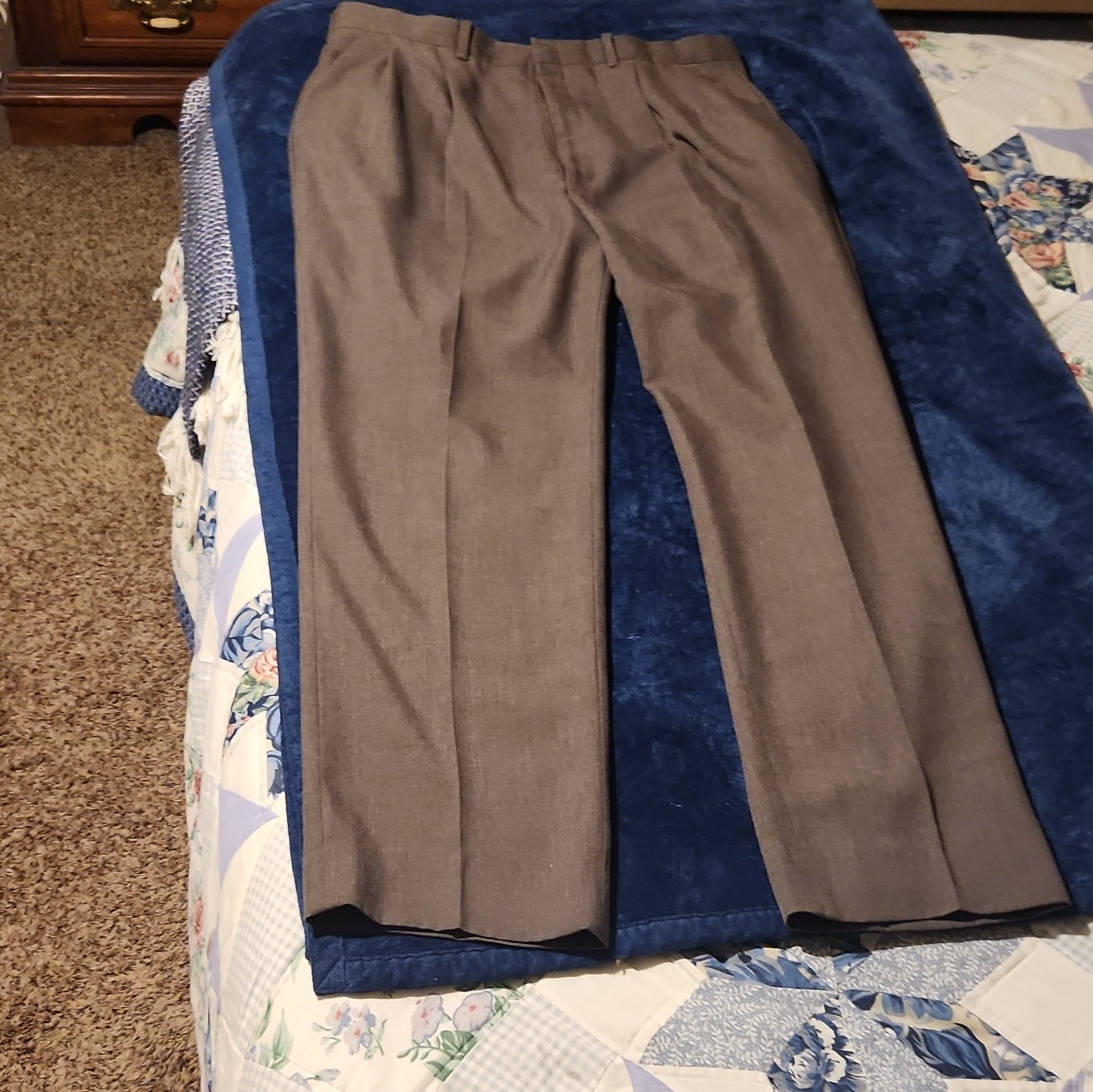 Men’s Brown Pleated Dress Pants 35W Straight Leg Solid Polyester/Worsted Wool