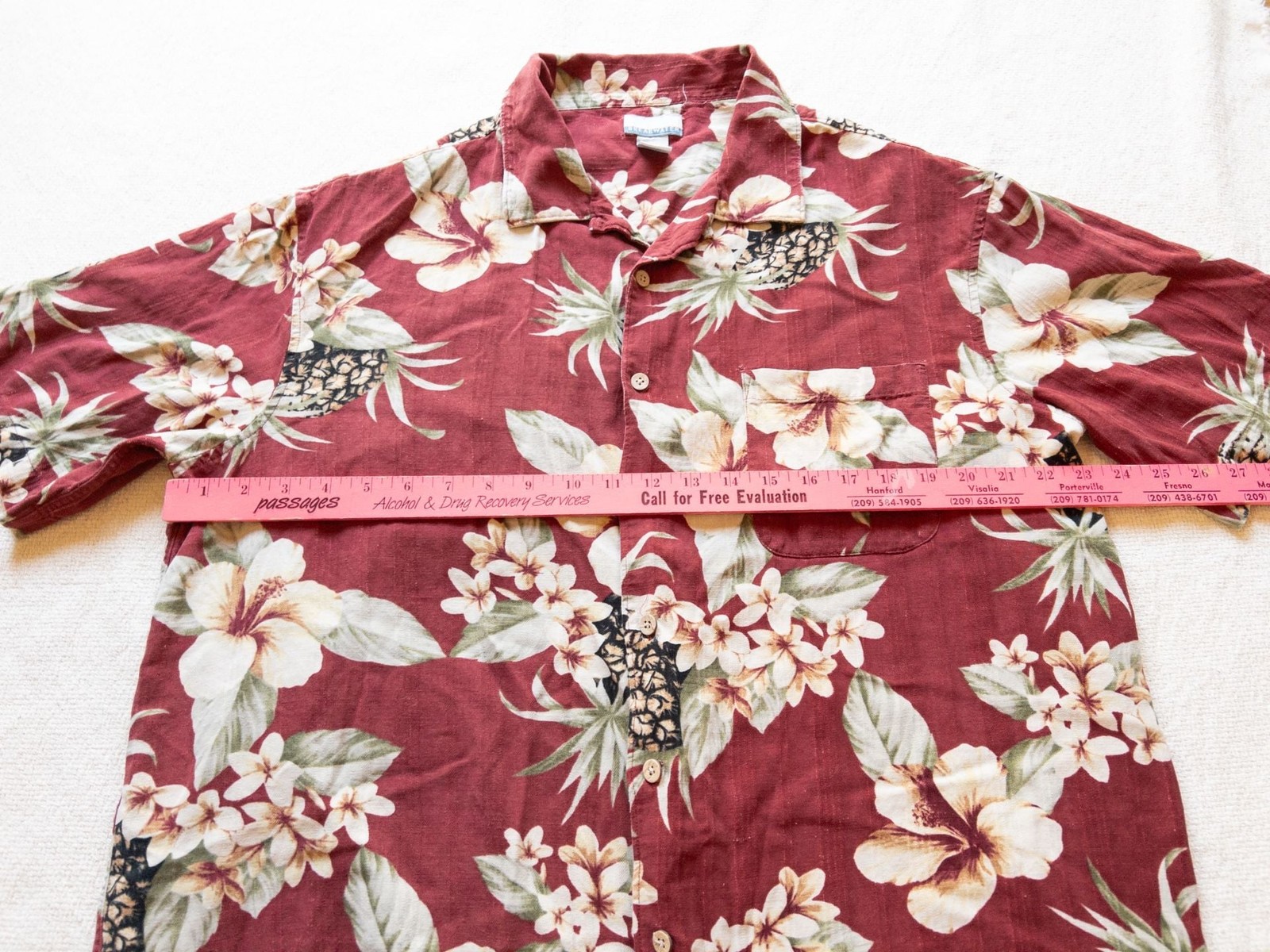 Breakwater Men’s Red Floral and Pineapple Print Short Sleeve Hawaiian Shirt