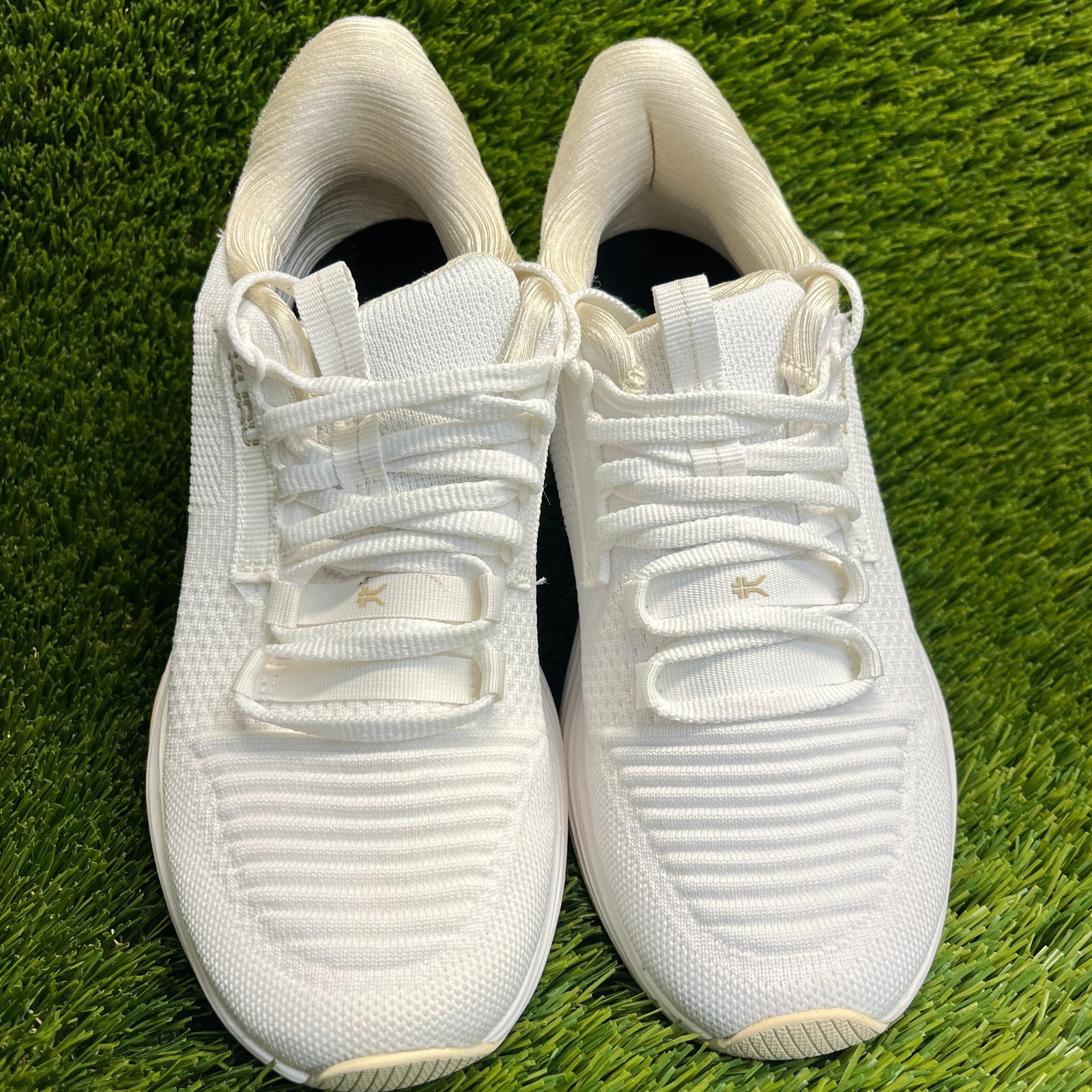 Kuru Atom 2 Womens Size 6.5 White Beige Athletic Running Walking Shoes Sneakers
