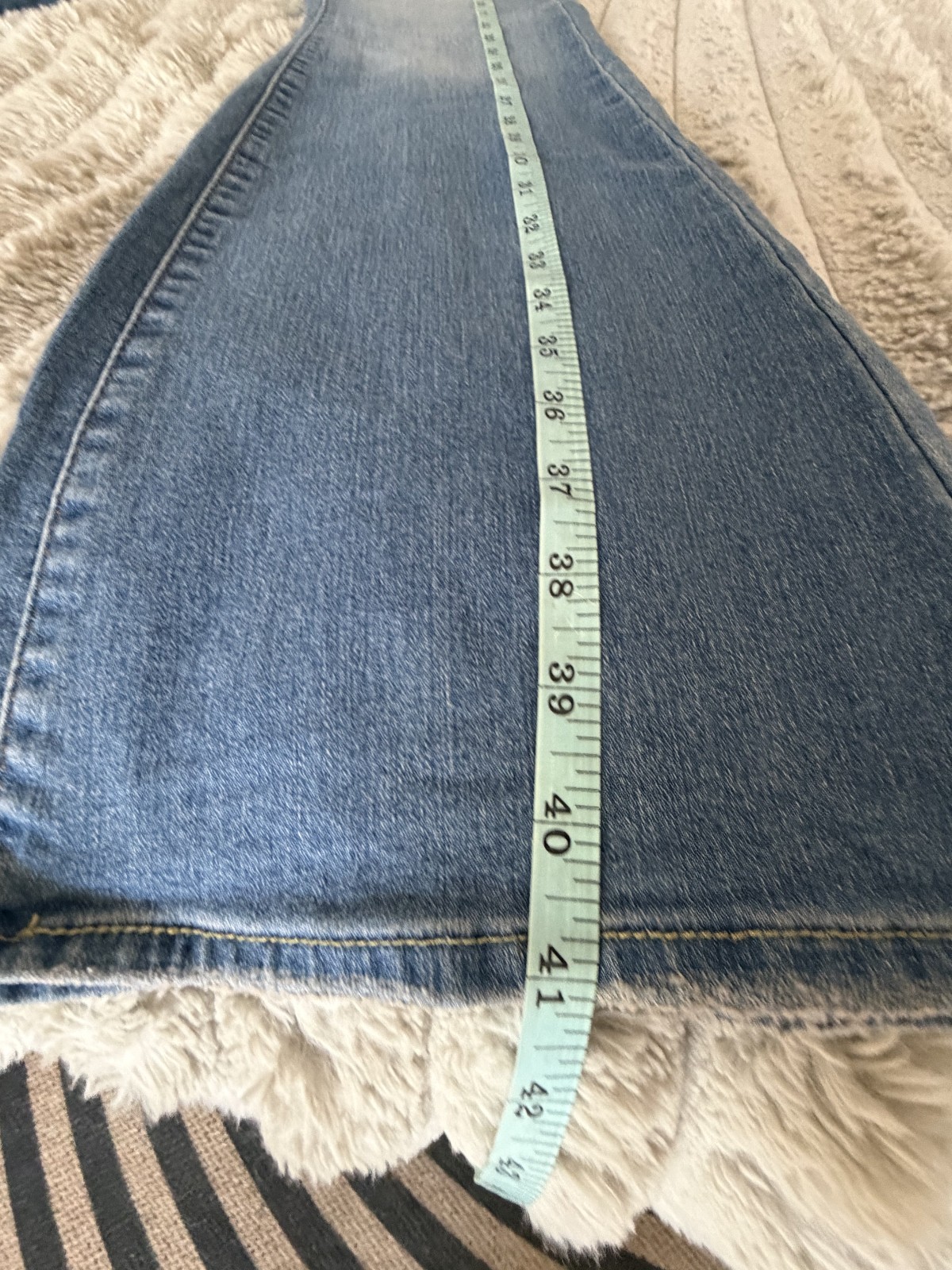 NWT Levi’s 726 High Rise Flare Jeans Women’s Size 26×32 Medium Wash Denim