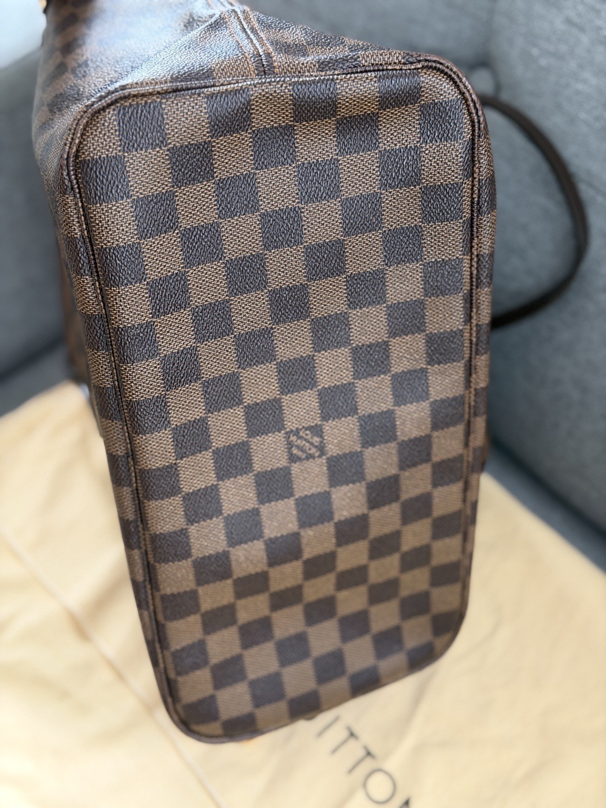 Louis Vuitton Neverfull Tote MM Damier Ebene Canvas