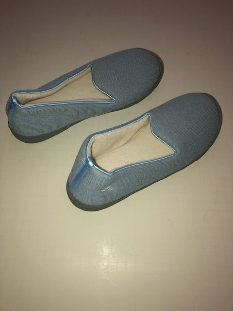 Wishcotton Light Blue Slippers Size 10 for Laides / Memory Foam Footbed / New