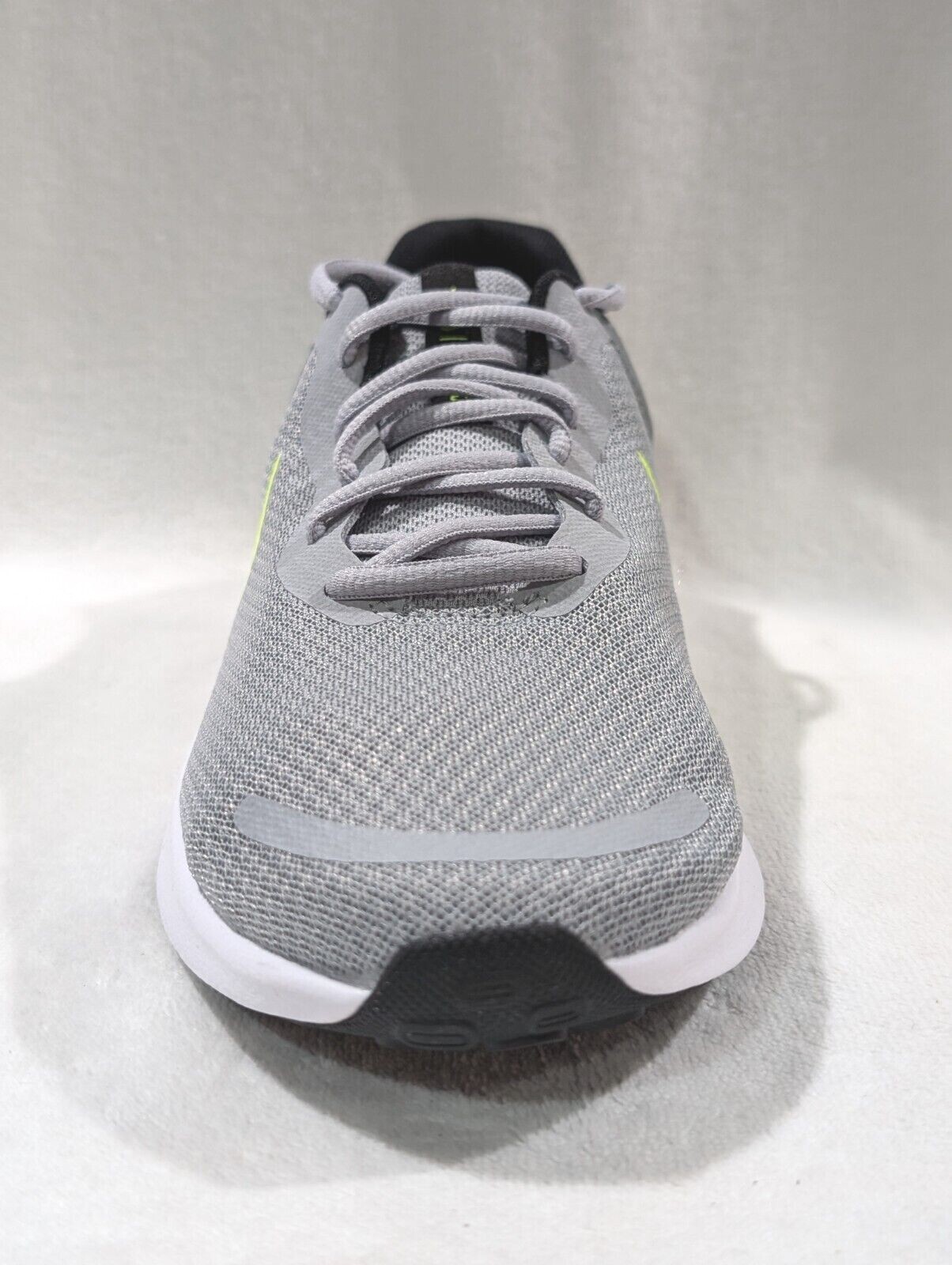 Nike Revolution 7 Wolf Grey/Volt Men’s Running Shoes – Asst Sizes NWB FB2207-002