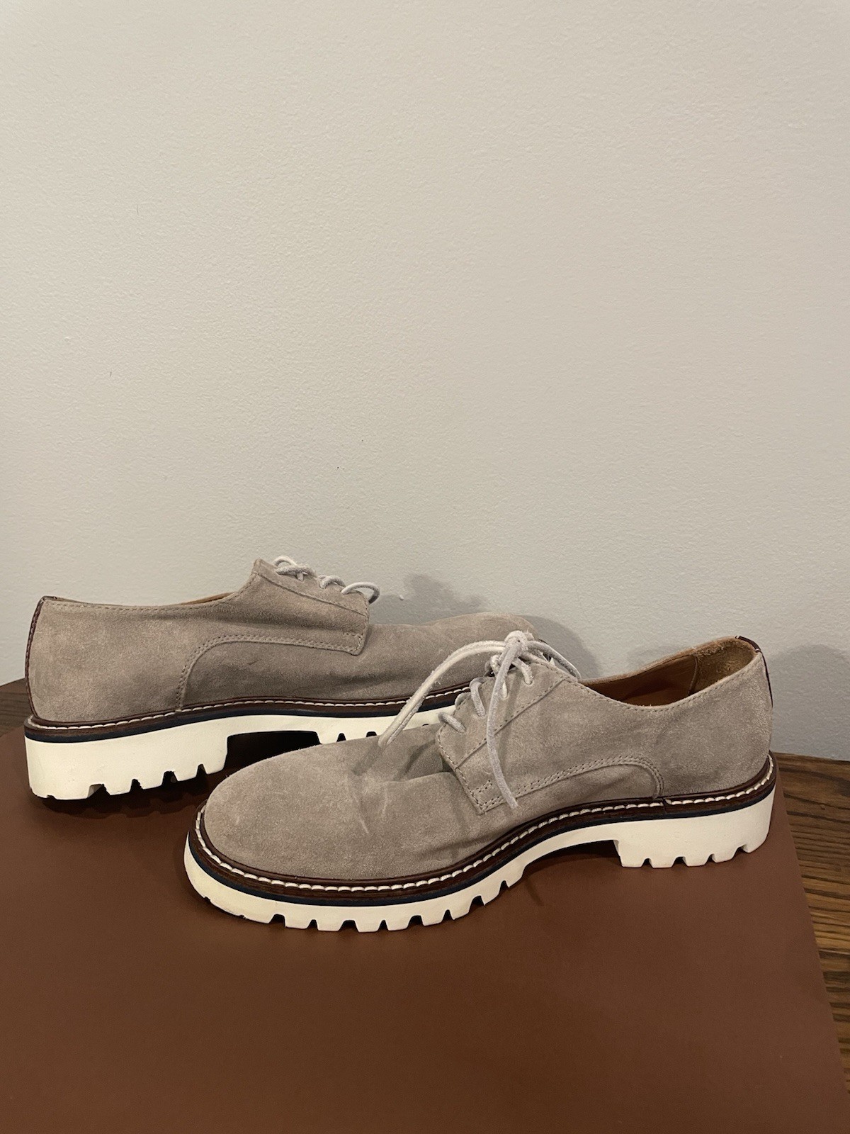 Luxury Italian made Wearlight Men’s Suede Derby Shoes Light Gray Lace Up