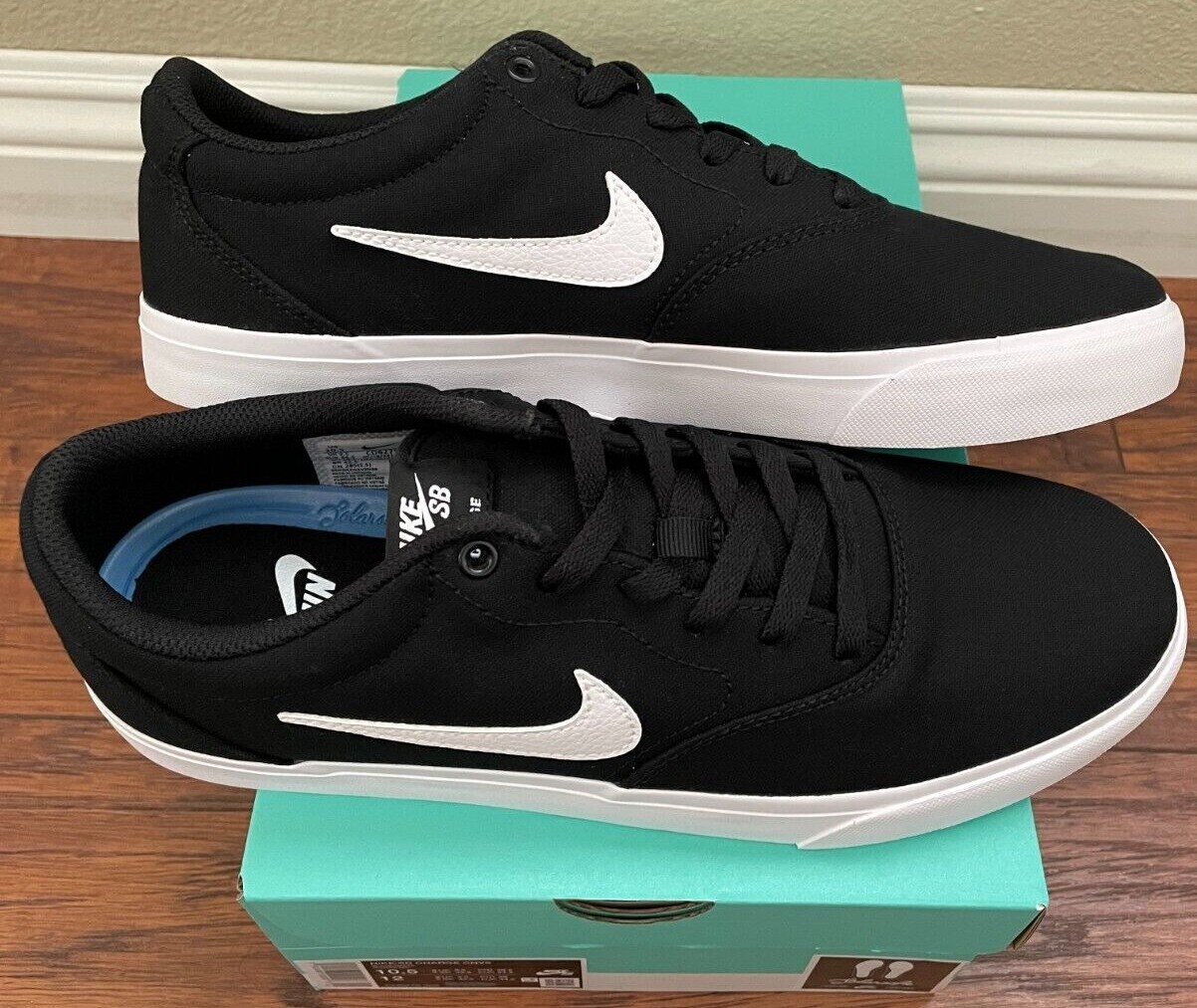 Nike SB Charge Men’s Canvas Skate Shoes, Black / White