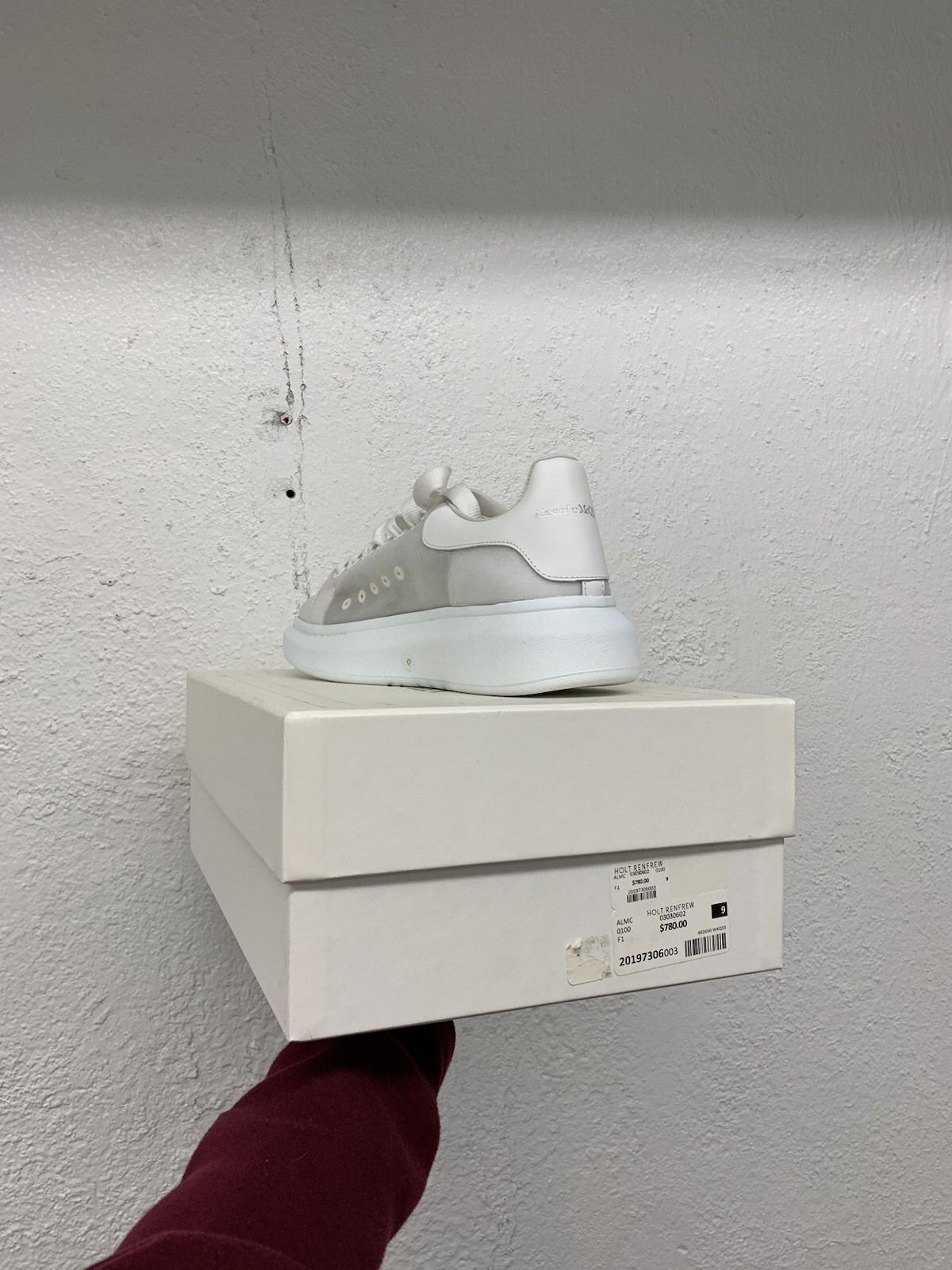 New With Box Men’s Oversized Alexander McQueen Sneaker White EU 42 US 9 X110