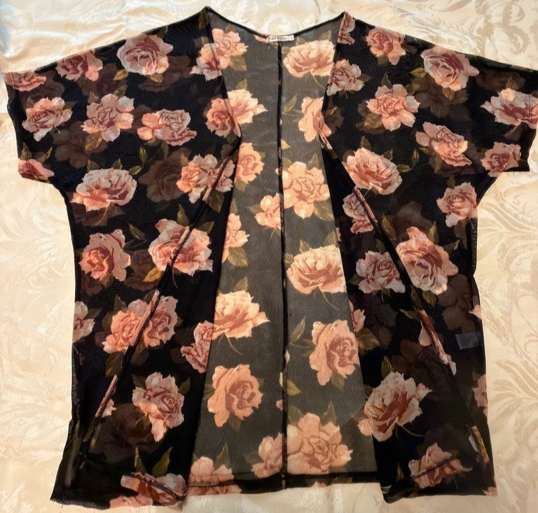Heart Hips Floral Sheer Kimono Open Front Boho Black Pink Roses (Small)