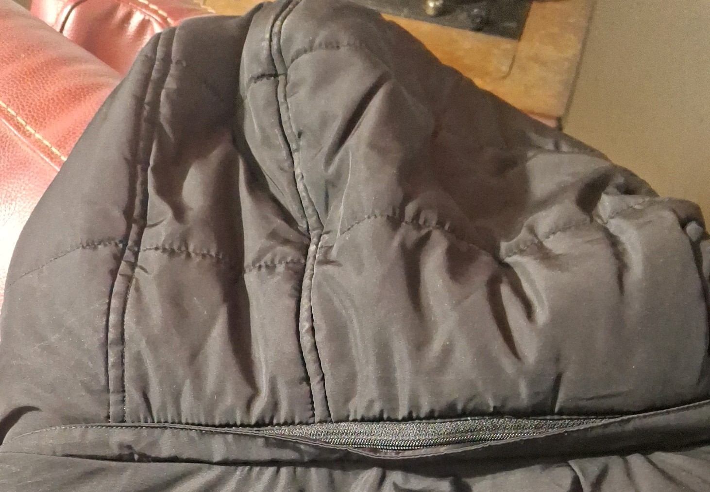 Calvin Klein Men’s Black Puffer Jacket Hooded Size L Winter Coat Excellent Condi