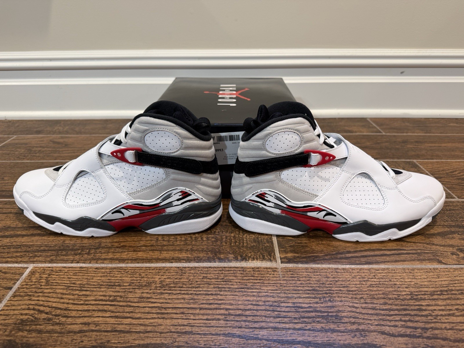 Size 11 – Air Jordan 8 Retro 2025 Bugs Bunny