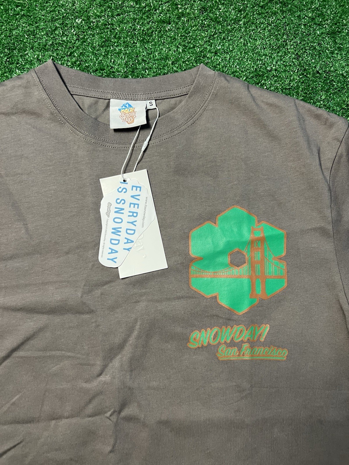 Snowday San Francisco Bridge heavyweight cotton oversized t-shirt Size Small
