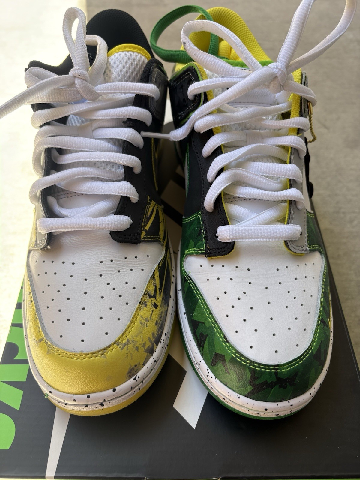 Nike Dunk PE Low What the Duck – University of Oregon Away – Size 10.5