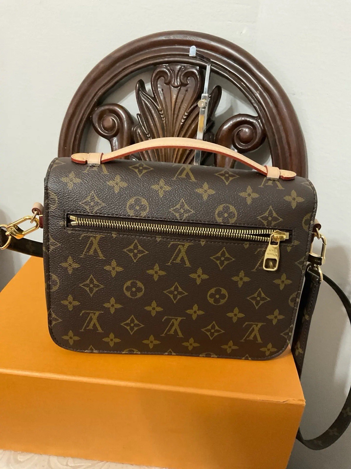 Louis Vuitton Pochette Metis Monogram