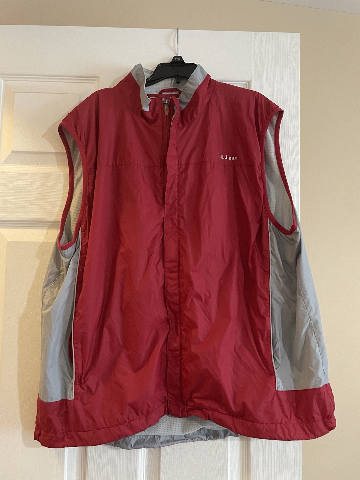 L.L. BEAN Vest Men’s Extra Large Red Gray Full Zip Casual Mock Neck Hiking