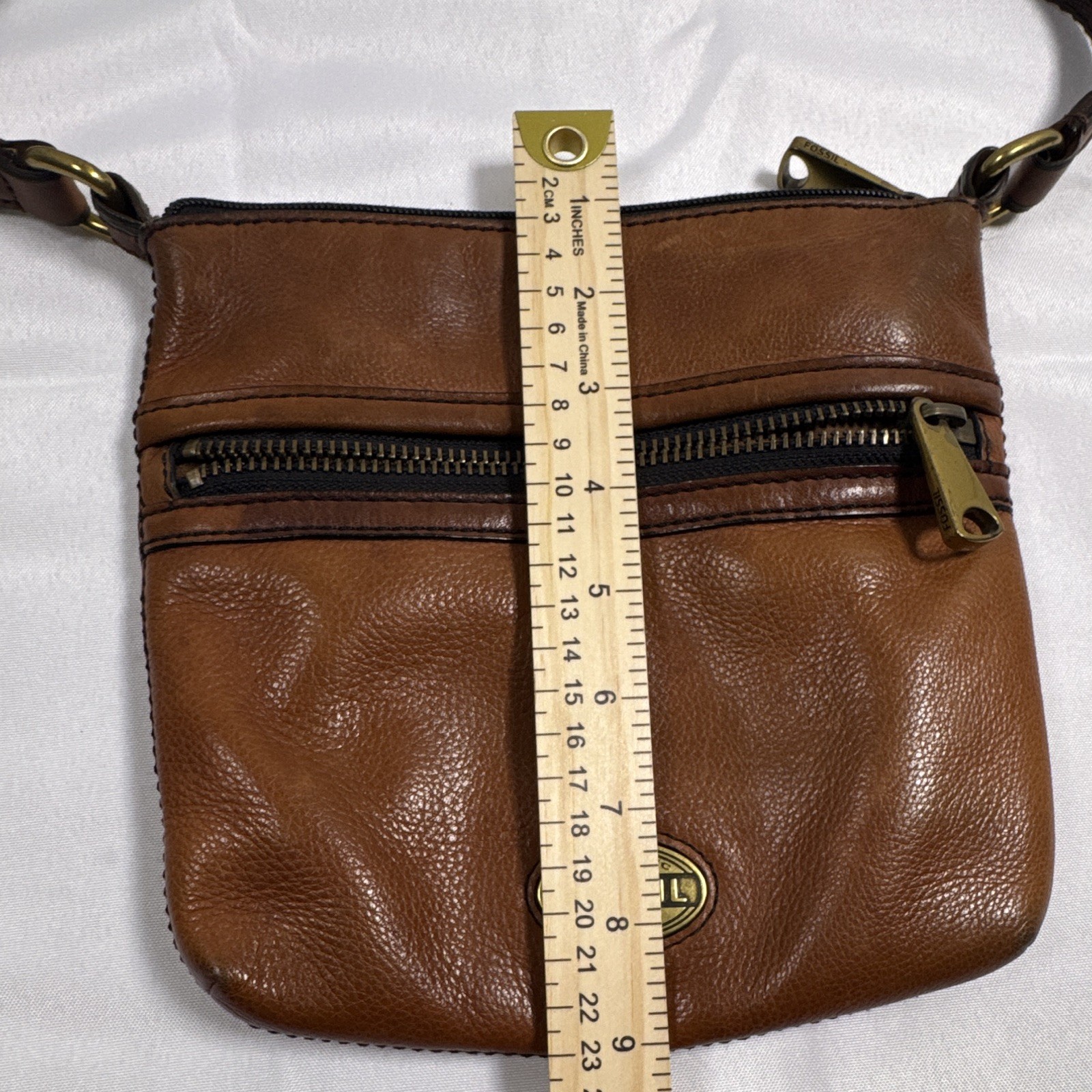 Fossil Brown Pebbled Crossbody Bag Zip Closure Small w/ Pockets Gold Hardware