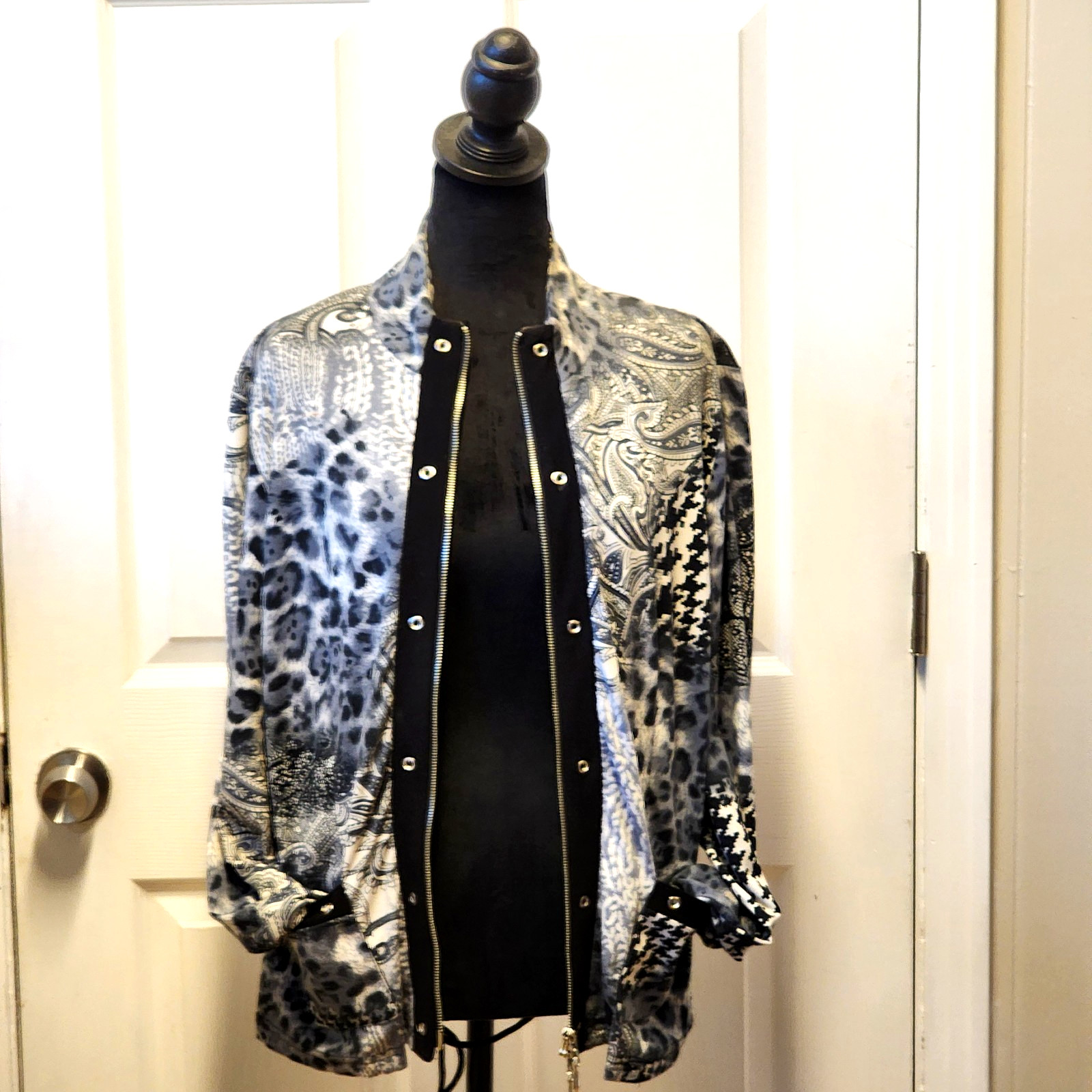 Zip Front Long Sleeve Joseph Ribkoff Animal Print Jacket LG