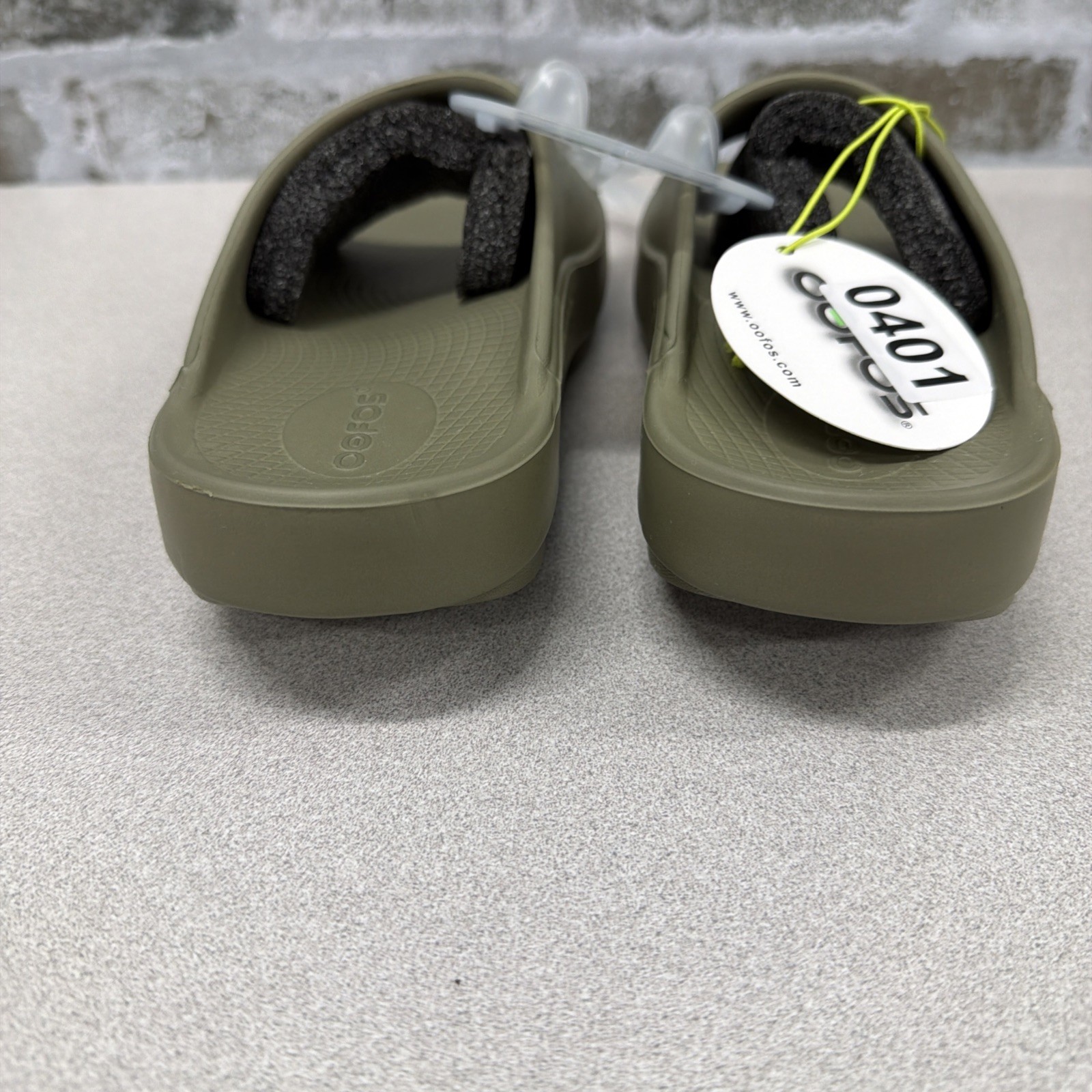 OOFOS Ooahh Sport Slide Sandals foliage matrix green M4/W6 Recovery Comfort