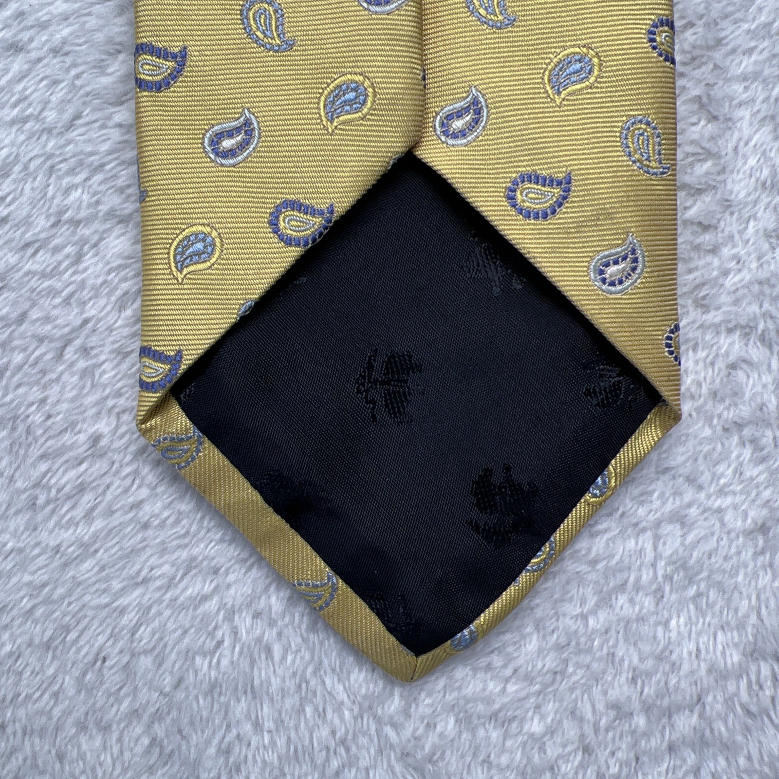 Brooks Brothers Irregular Gold Paisley Mens Necktie 3.25×58.5” Silk Made In USA