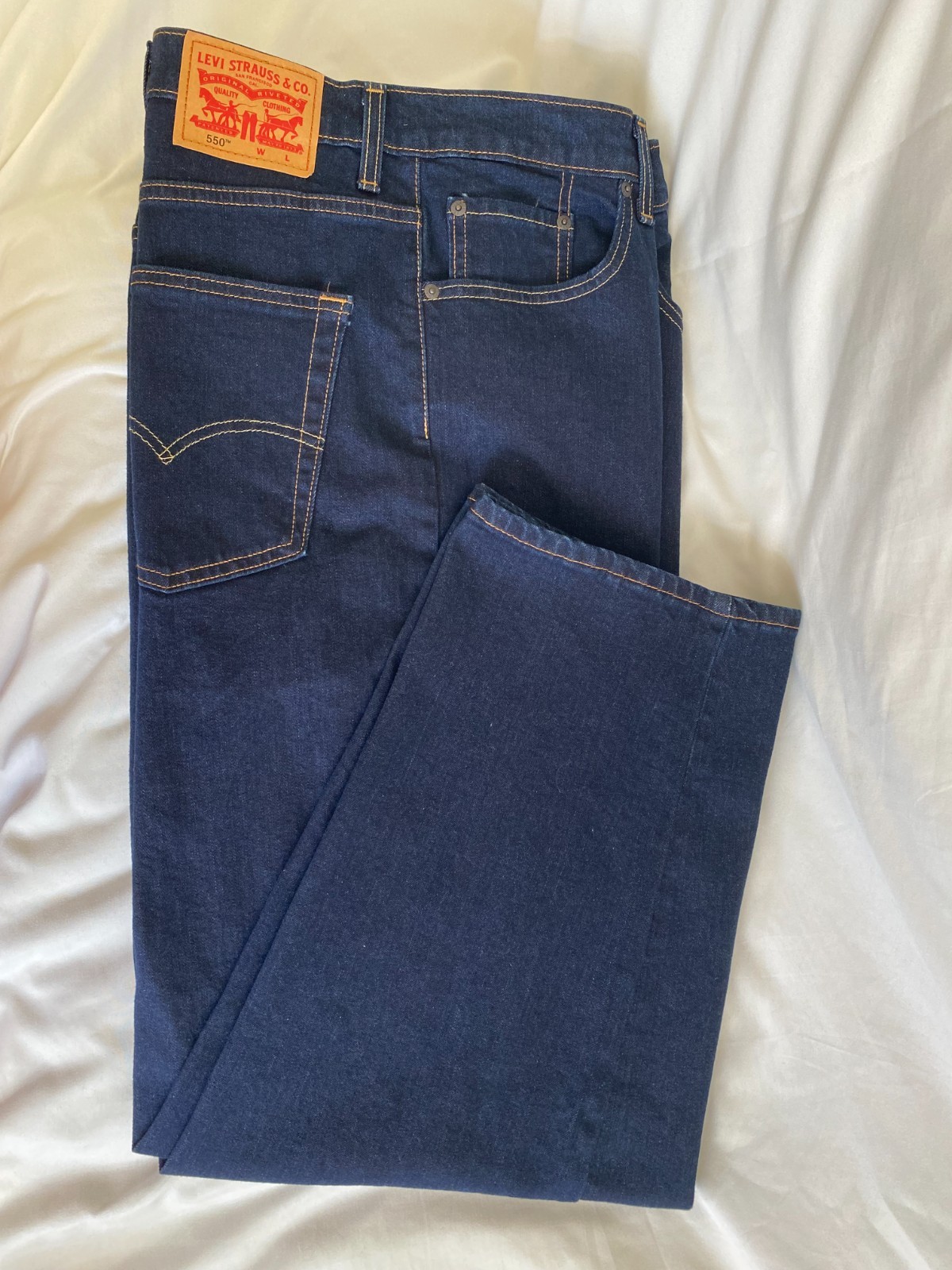 NWT $70 LEVI’S 550 Relaxed Fit Mens Blue Jeans Stretch Sits At Your Waist 48X29