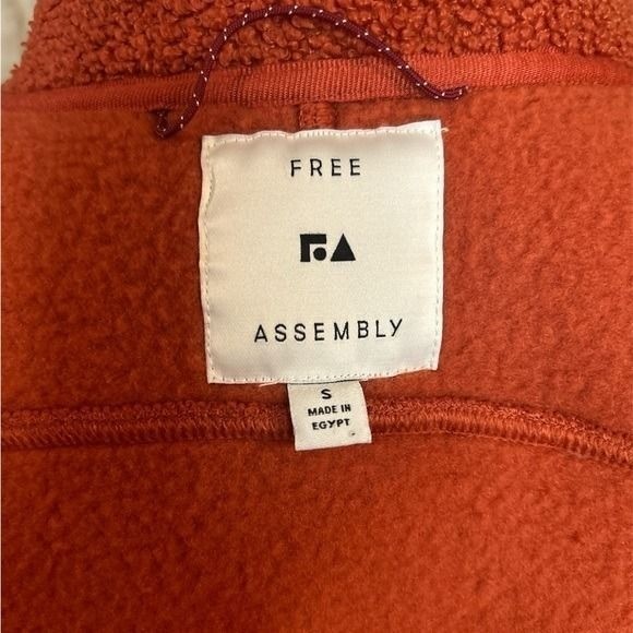 Free Assembly Women’s Patch Pocket Mixy Teddy Fleece Jacket Orange & Burgundy