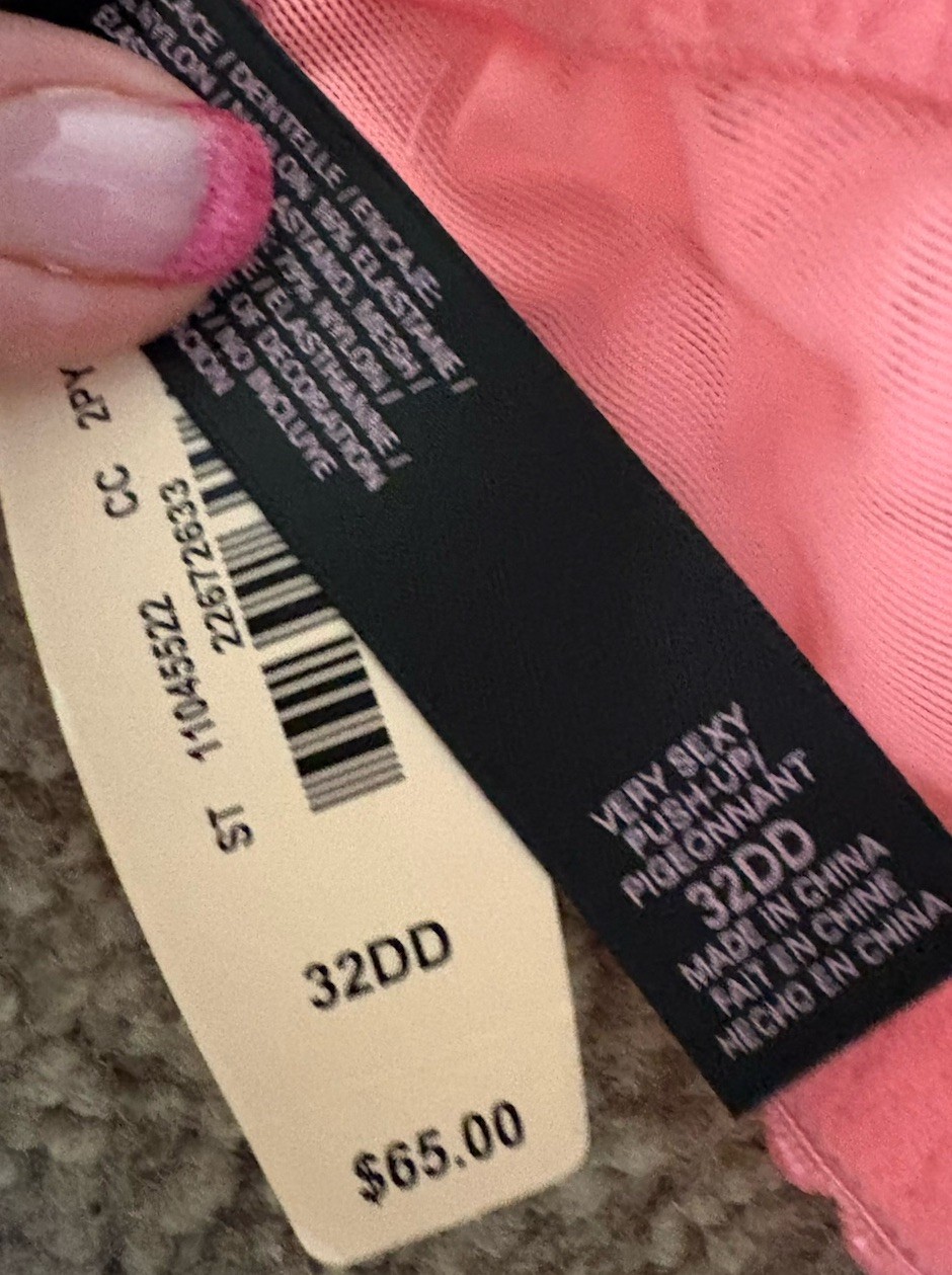 Victoria’s Secret Very Sexy Push Up Bra NWT 32DD Coral Lace