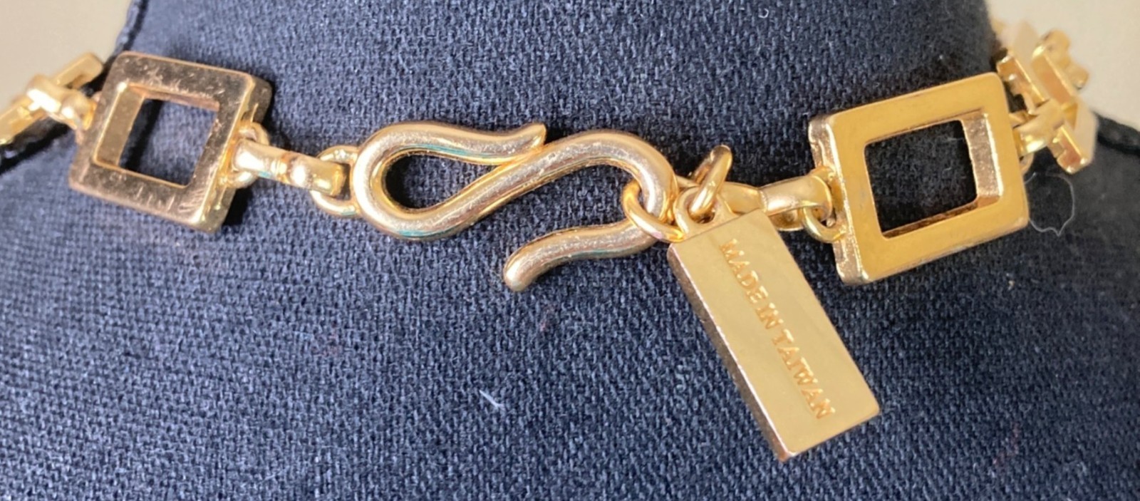 Lauren Ralph Lauren Gold Tone Herringbone Link Belt Preppy 19 in