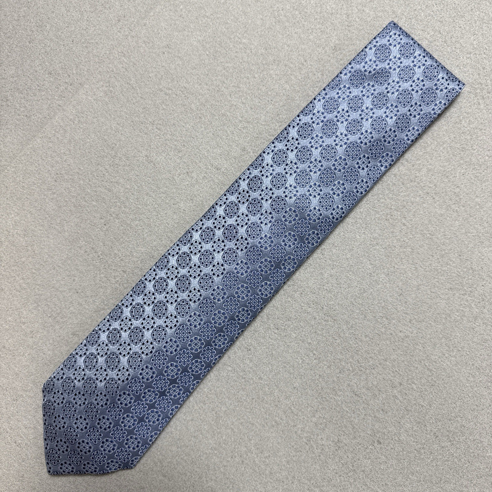 Brioni Silk Tie Blue Silver Medallion Floral Geometric Pattern 9cm Made in Italy