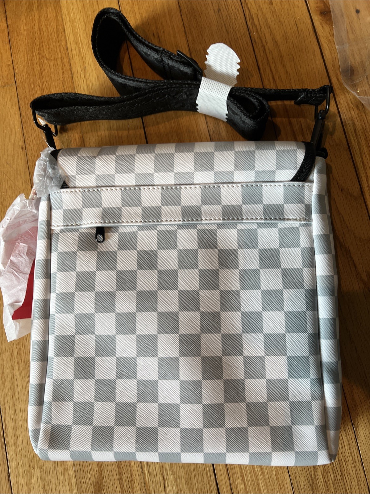 White Spray Ground Side Bag/Clutch Comes With Limited Addition Tag Brand New