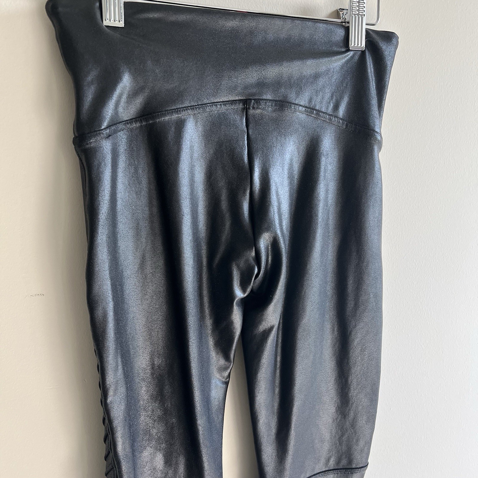 SPANX Leggings Size Medium Faux Leather Shiny MOTO Very Black 20136Q