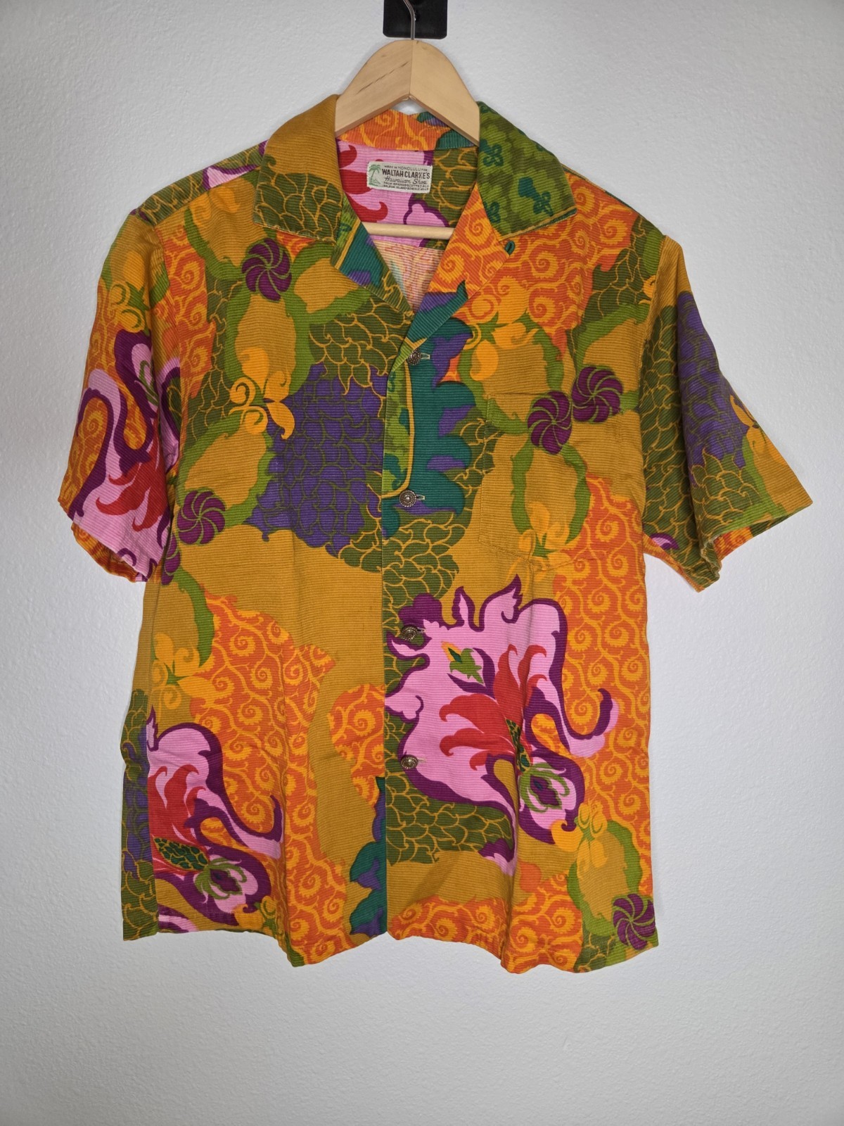 1970’s Waltah Clarke’s Loud Floral Multicolor Loop Collar Hawaiian Shirt Vintage