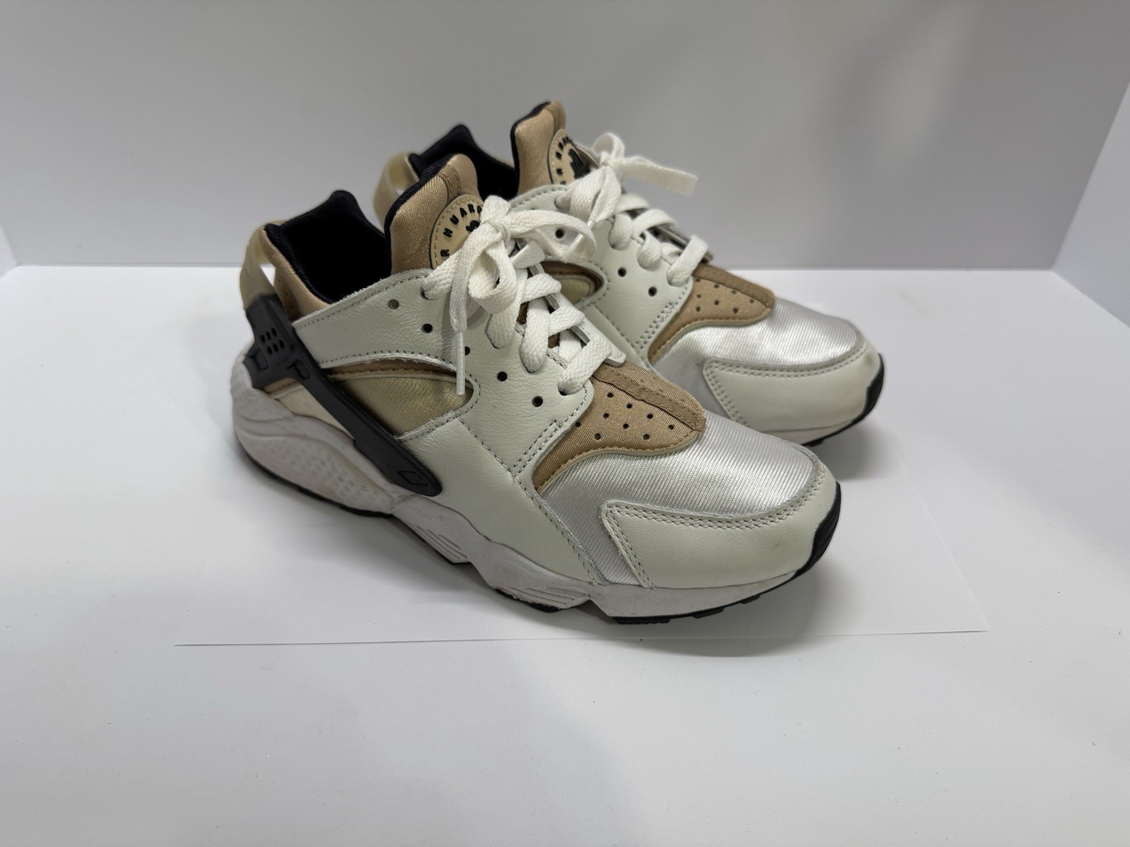 Nike Air Huarache Aluminum Low Top Lace-Up Neoprene Sneakers DH4439-100