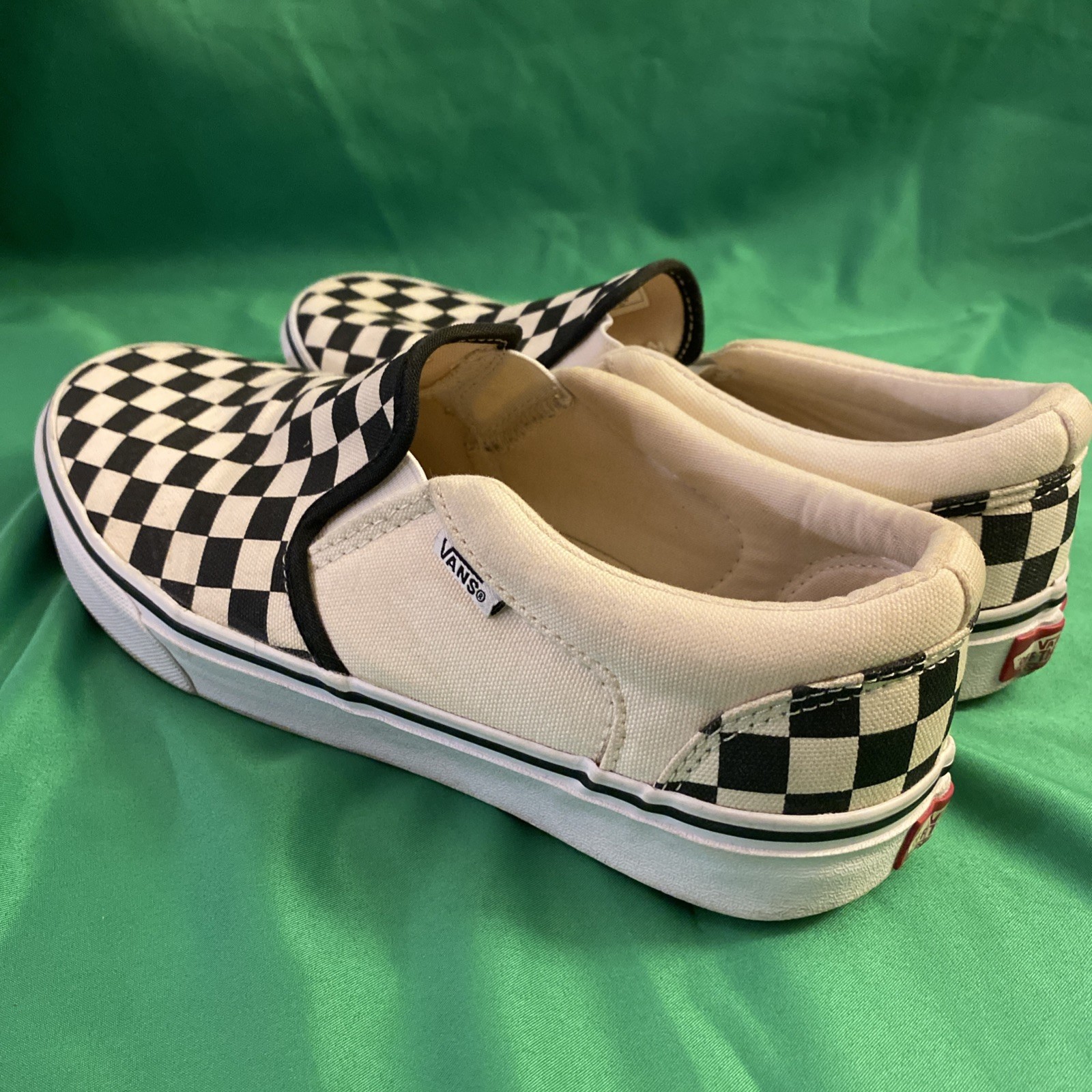 Size 8 – VANS – Asher Checkerboard preowned good condition