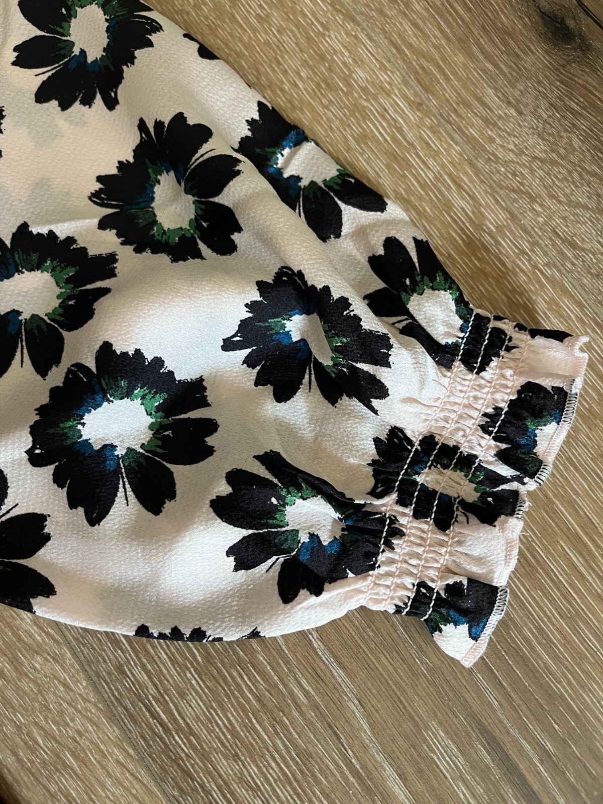 NWOT TED BAKER Floral Long Sleeve Blouse Top – L – Cream Beige Black Flowers