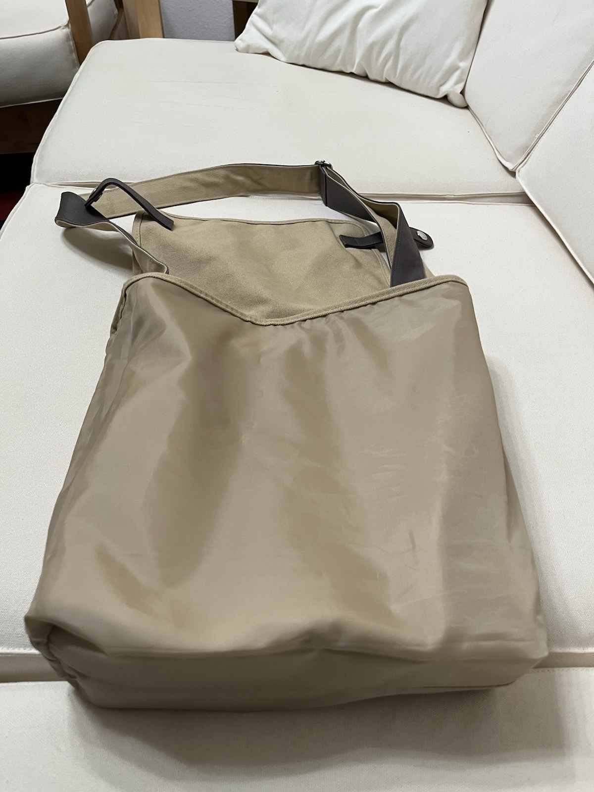 NEW DKNY Mens 100% Cotton Lined Adjustable Strap Crossbody Bag