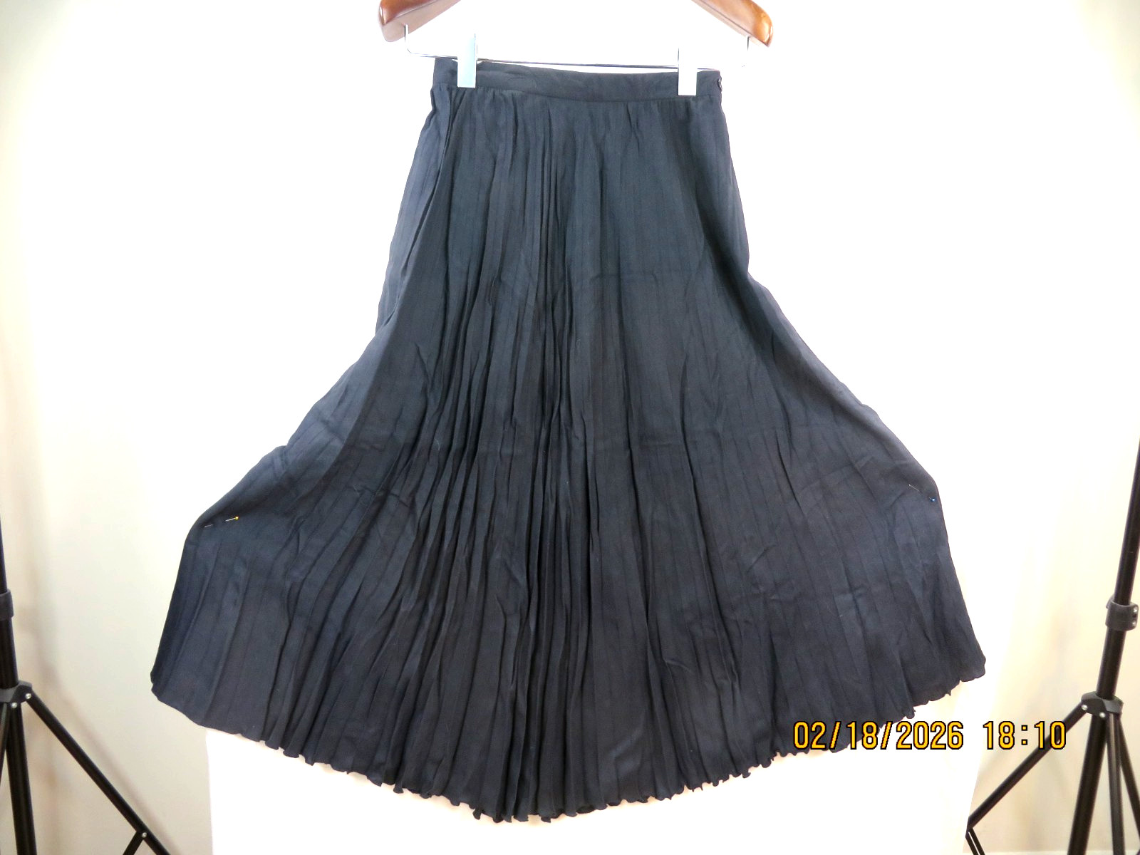TWEEDS SZ 10 Rayon/Wool Charcoal Crinkled-Crushed Woven Fabric Wide Long Skirt