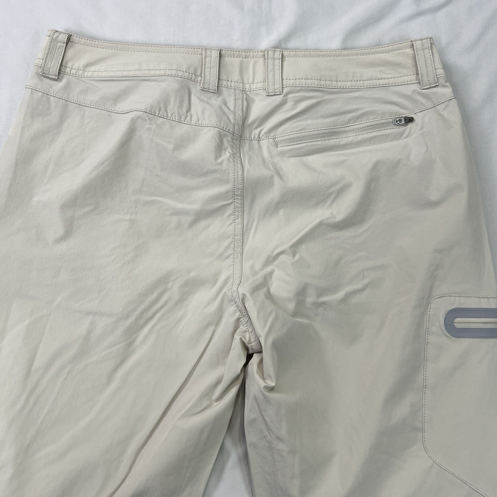 Ultimate Terrain Cargo Pants Womens 8 Beige Stretch Outdoor Water Resistant NWT