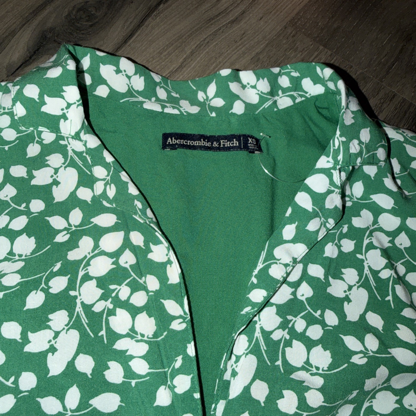 Abercrombie & Fitch Green Leaf Print Romper Size XS Extra Small