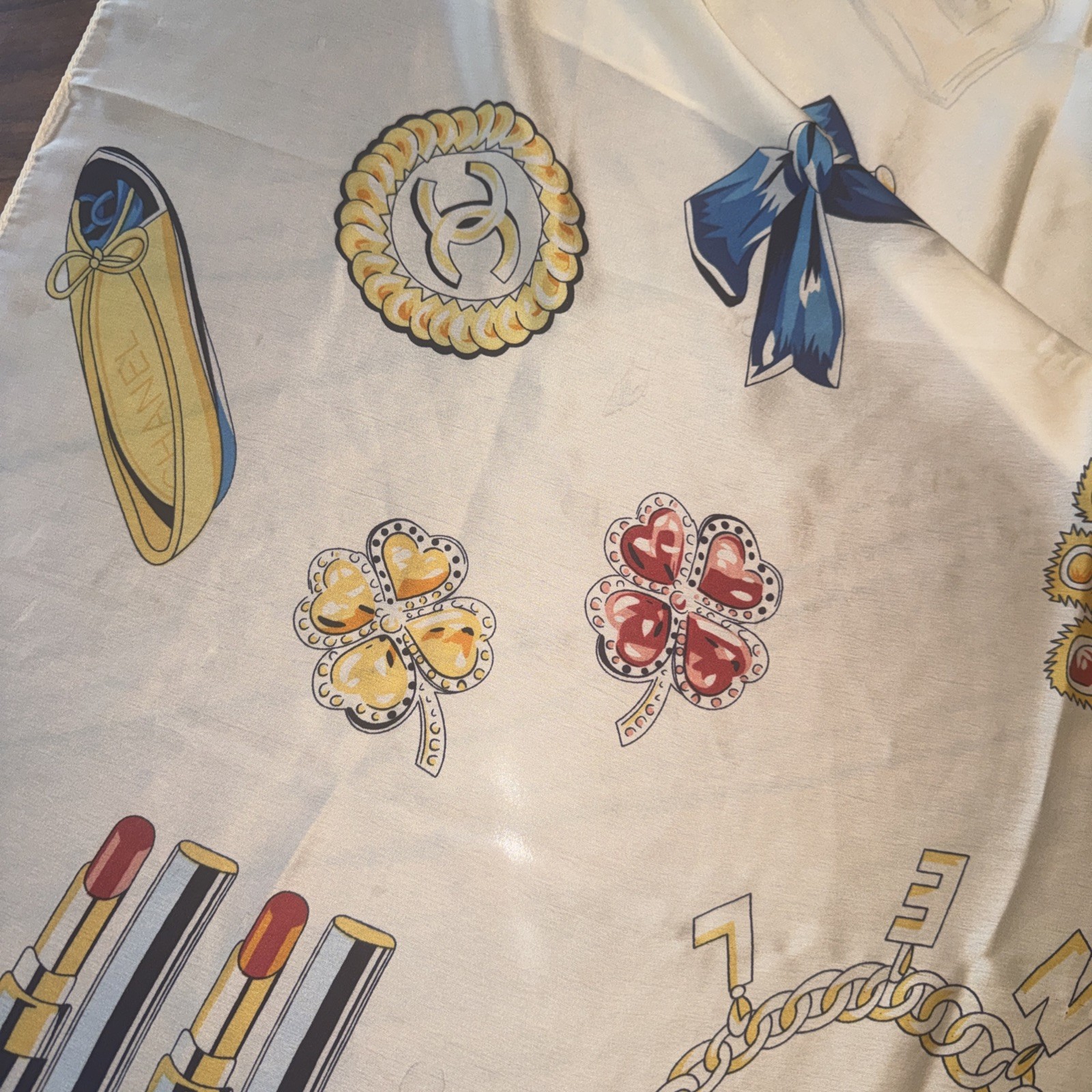 CHANEL Scarf Silk 100% Made In ITALY CC LOGO