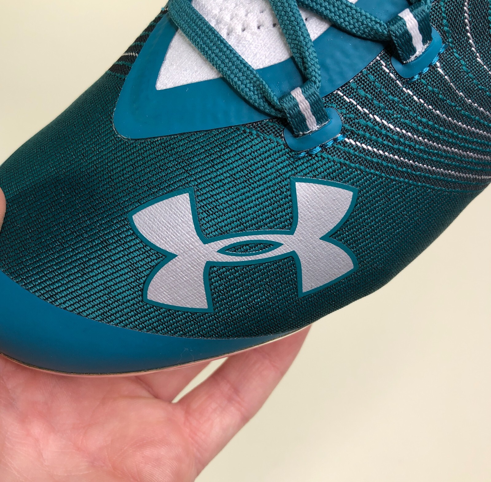 Under Armour Spotlight MC Cyan Chrome Football Cleats Mens Size 11 (3021418-303)