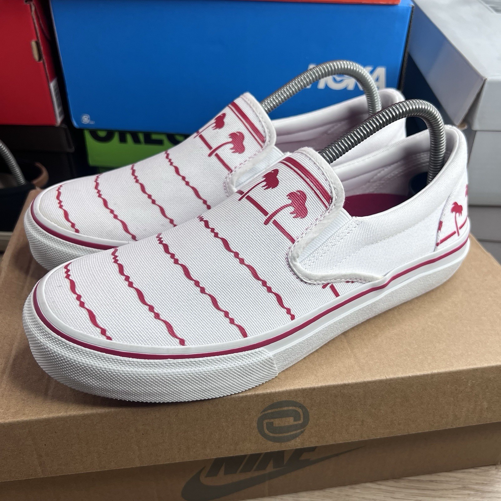 Size 9 MEN In-N-Out Burger Drink Cup Canvas Shoes Very Clean