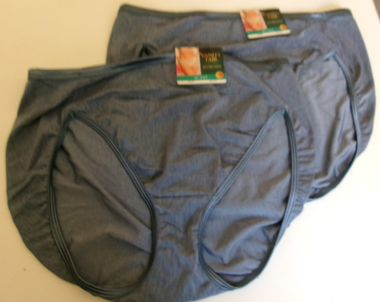 2 Vanity Fair Illumination High cut briefs Size 9 Style 13108 Blue
