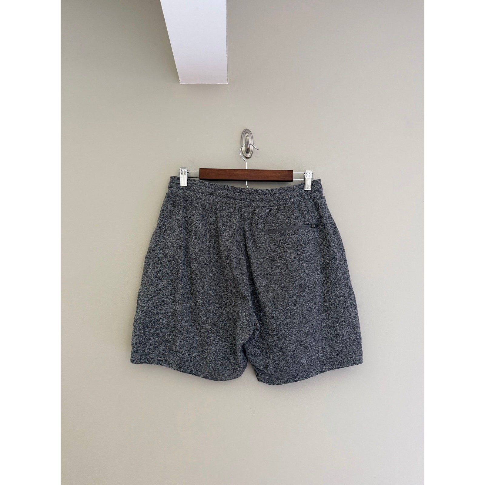VUORI Ponto Performance Short 7″ in Heather Grey Size Men’s Medium