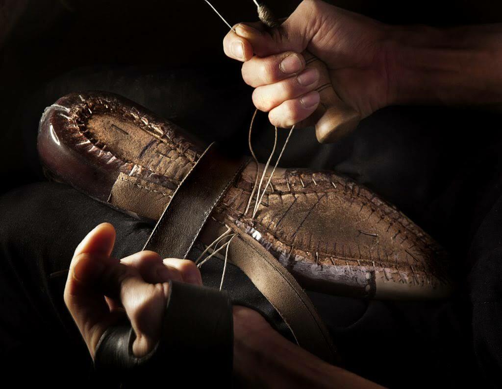Custom Made Men’s Tan Alligator Leather Black Shaded Side Buckle Dress Shoe Men