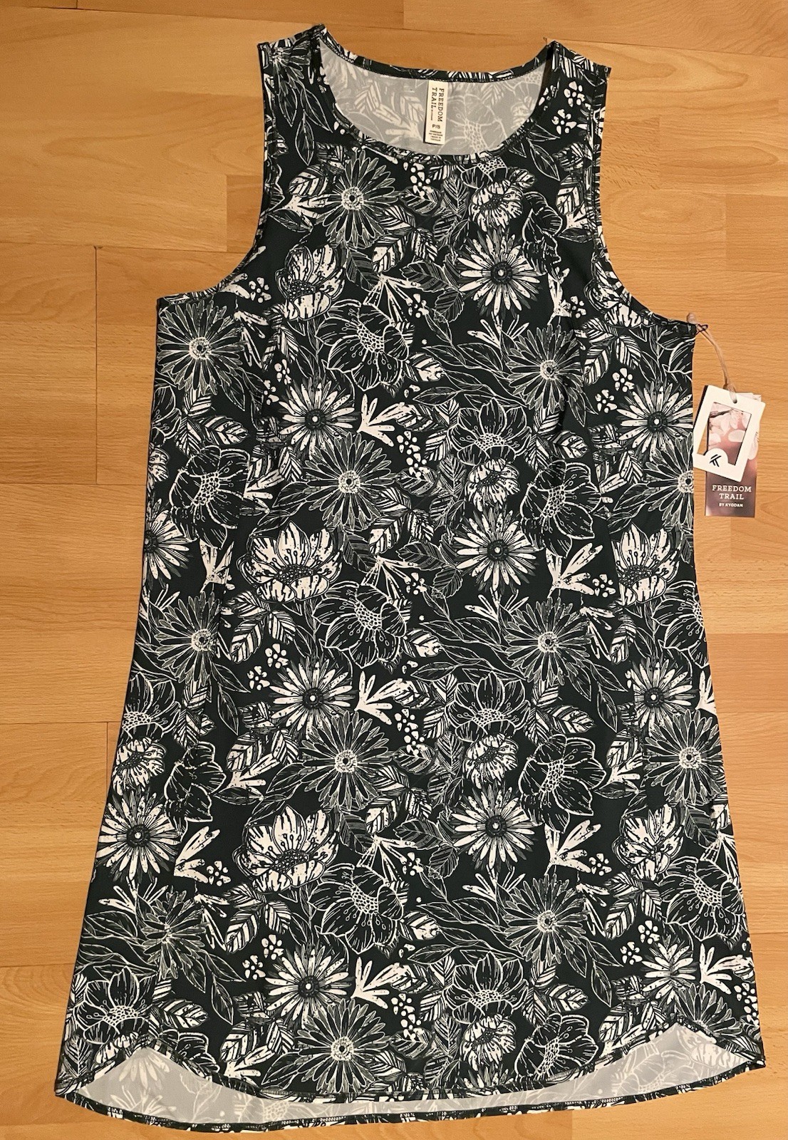 FREEDOM TRAIL By KYODAN*Green & White Activewear*Fish Gear* Dress Women’s Size S