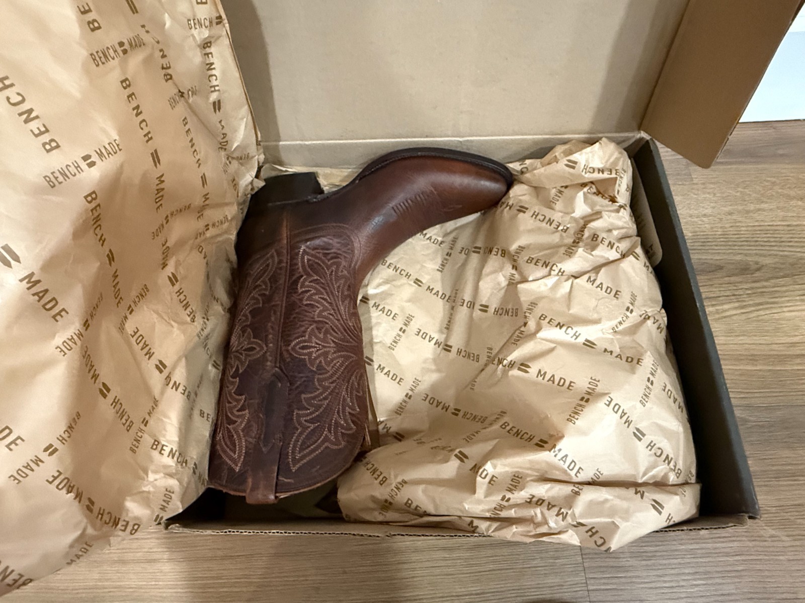 Men’s Ariat Bench Made James Bison Western Boots 10D Saddle Brown 10044812 NIB