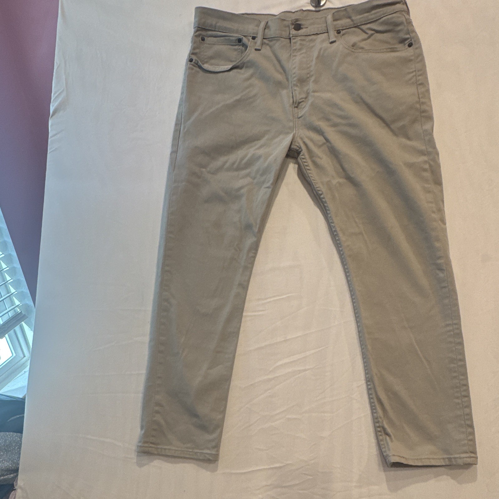 Levi’s Men’s Tapered Gray Denim Cotton Low Rise 5-Pocket Light Wash