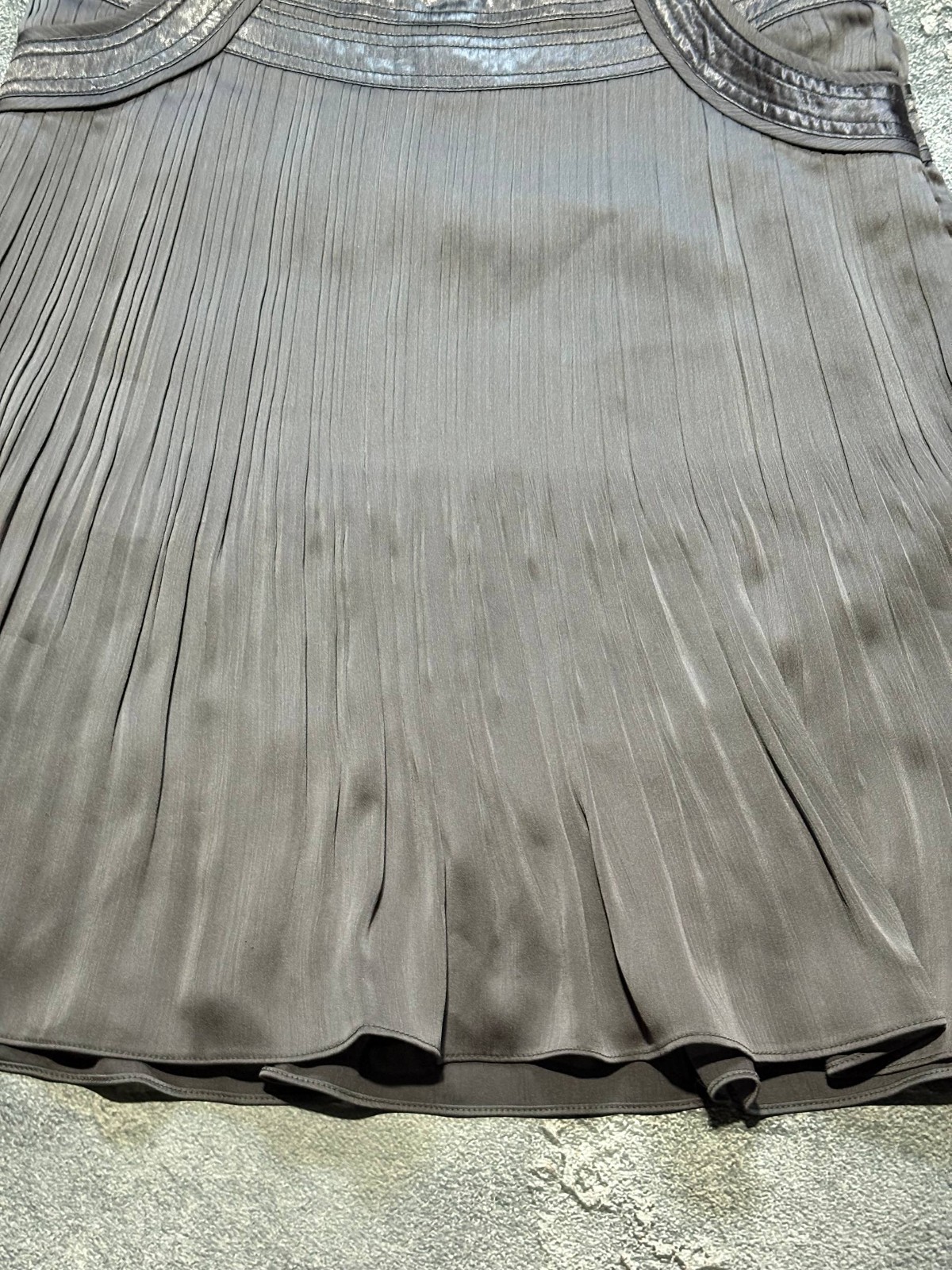 MORGAN DE TOI Pleated Mini Skirt Gray Brown Sz T36 UK 8 US 4 Satin Trim Flare