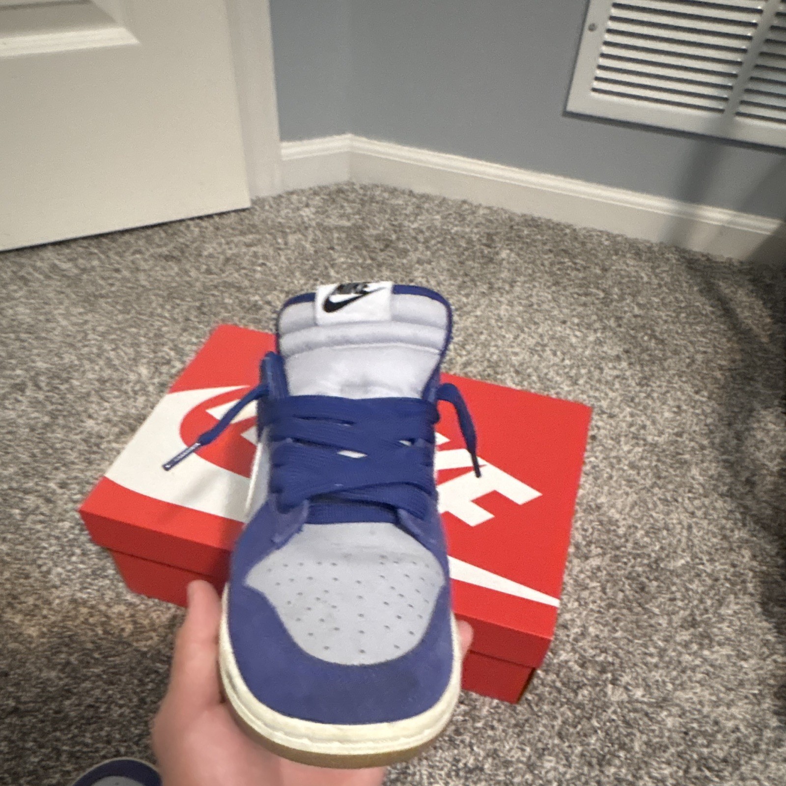 Nike Dunk Men’s Blue/Gray/White Colorblock Low Top Lace-Up Sneakers Gum