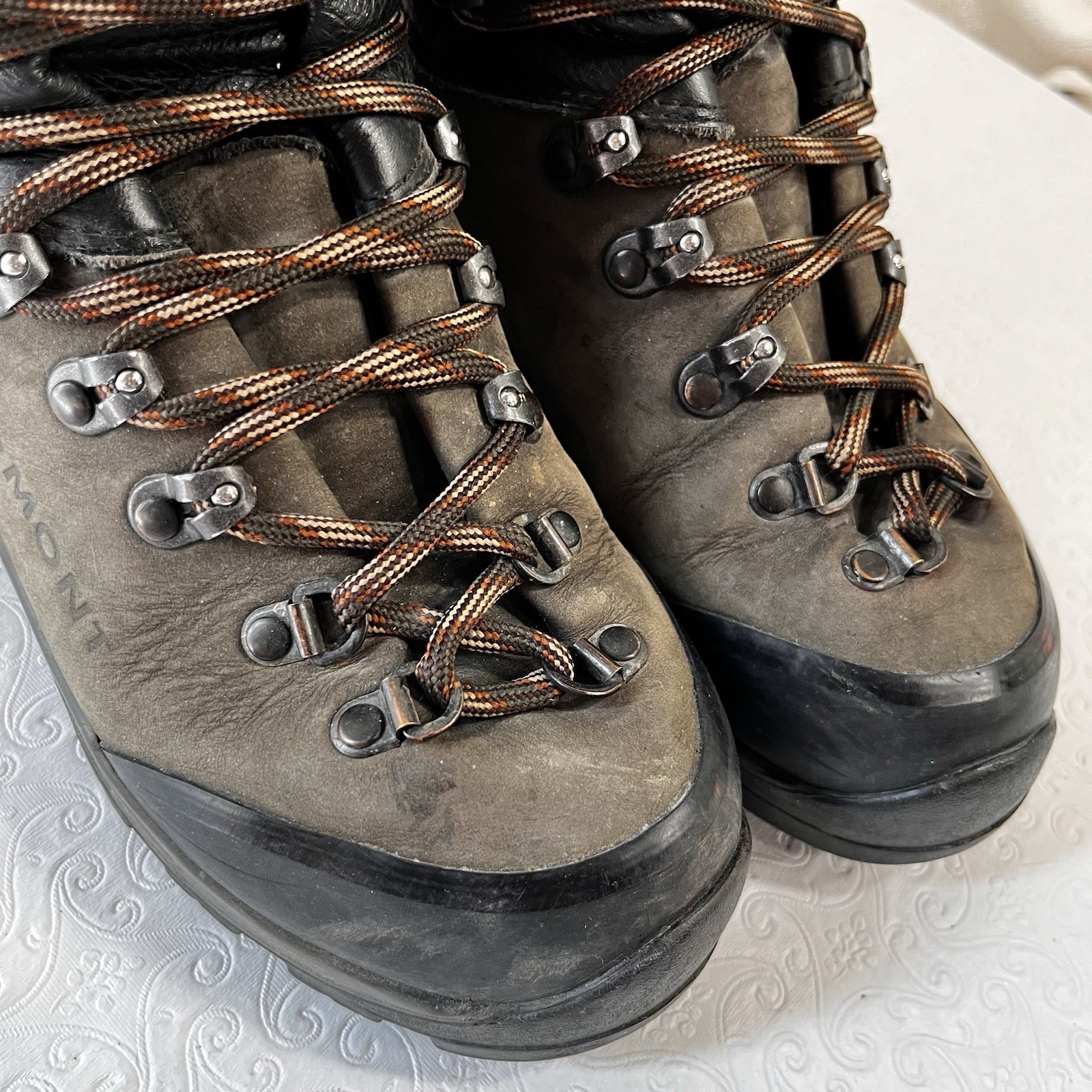 Garmont Dakota Hiking Backpacking Mountaineer Boots Men Size 7 Vintage Y2K Work