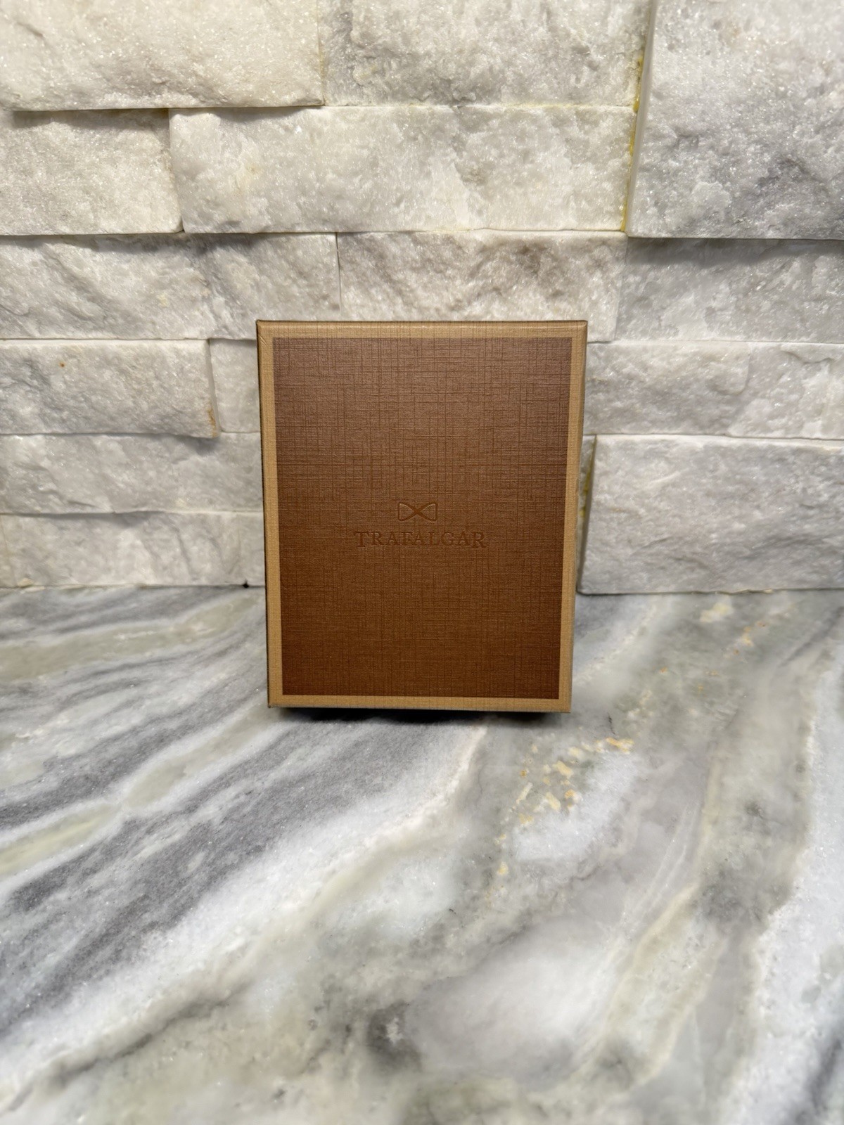 Trafalgar Pebbles Brown Leather Card Case Wallet New In Box